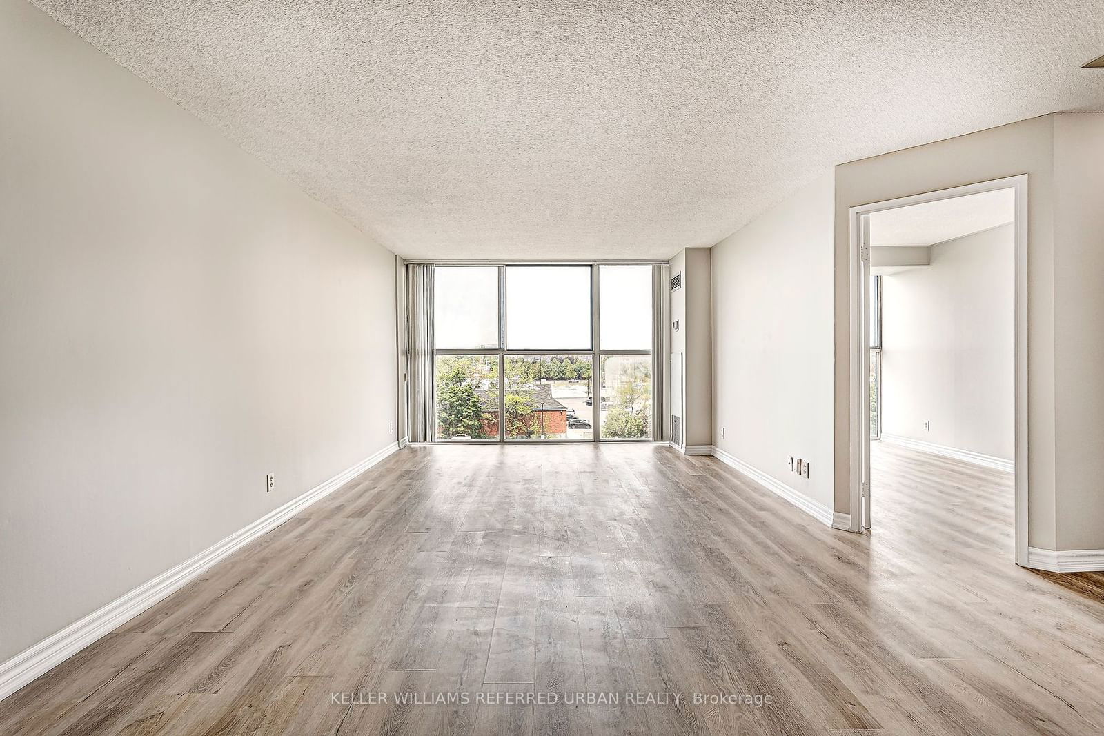 25 Trailwood Dr, unit 504 for rent - image #7