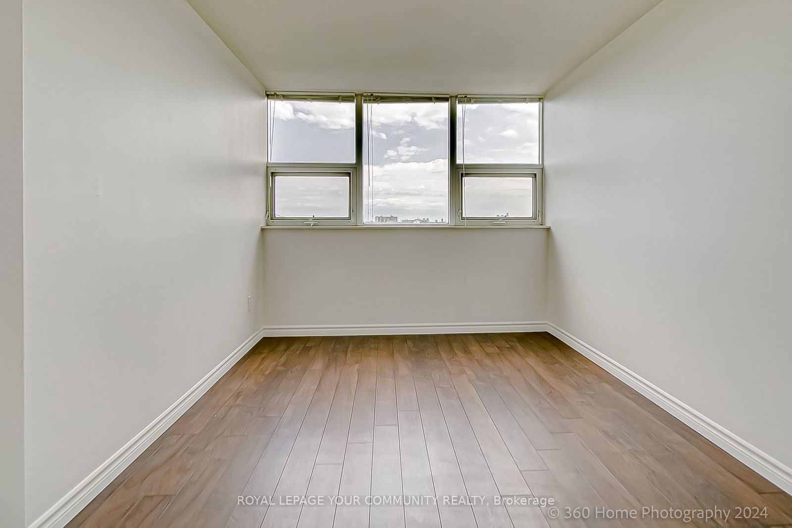 75 Emmett Ave, unit 1215 for sale - image #17