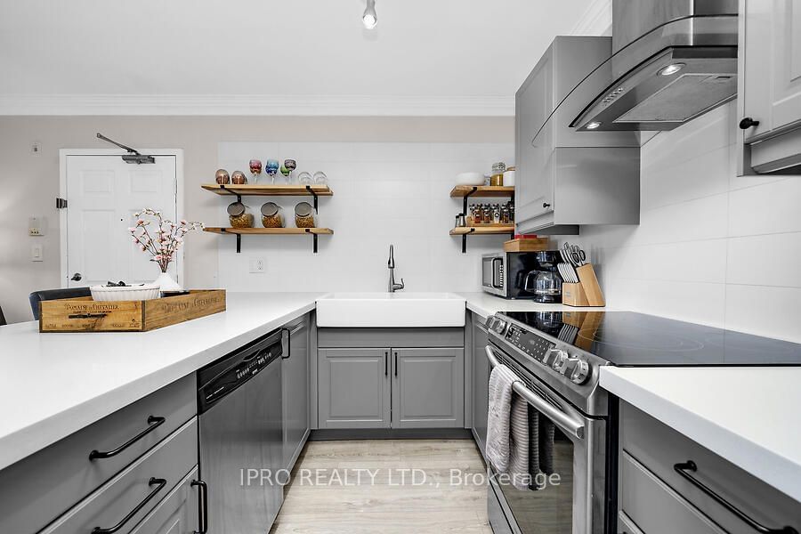 1451 Walker's Line, unit 314 for sale - image #12