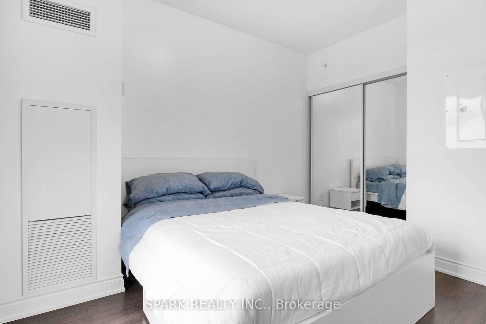 15 James Finlay Way, unit 1018 for sale - image #17