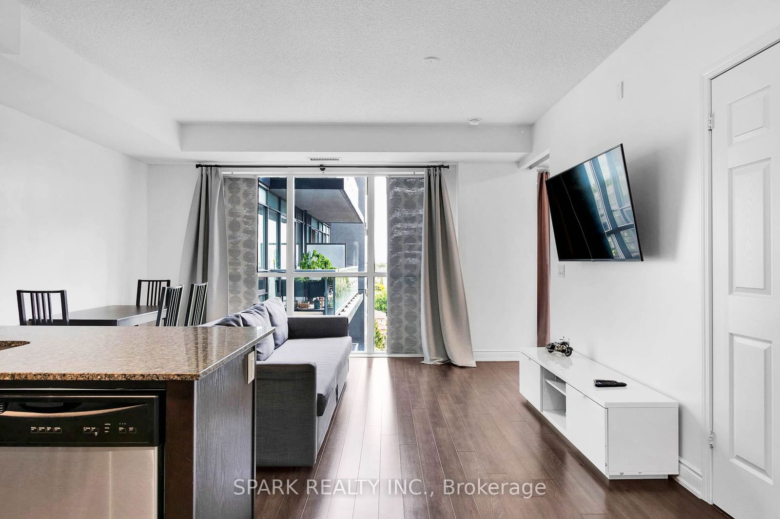 15 James Finlay Way, unit 1018 for sale - image #8