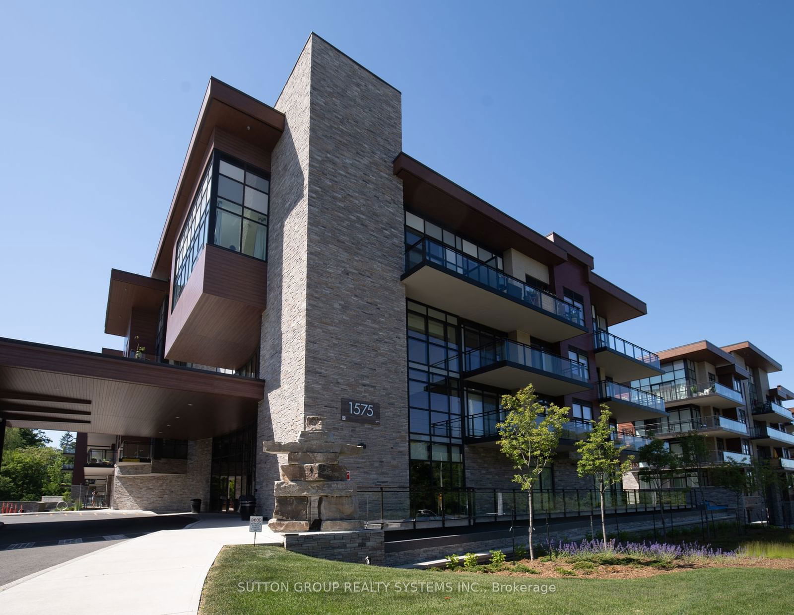 1575 Lakeshore Rd W, unit 357 for rent - image #1