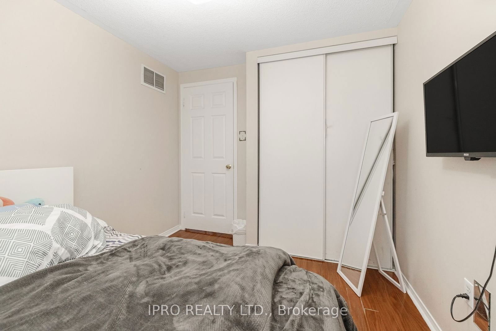 2555 Thomas St, unit 112 for sale - image #21