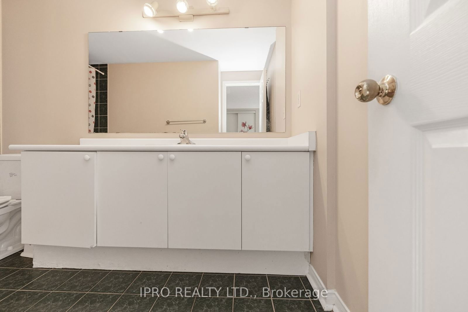 2555 Thomas St, unit 112 for sale - image #26