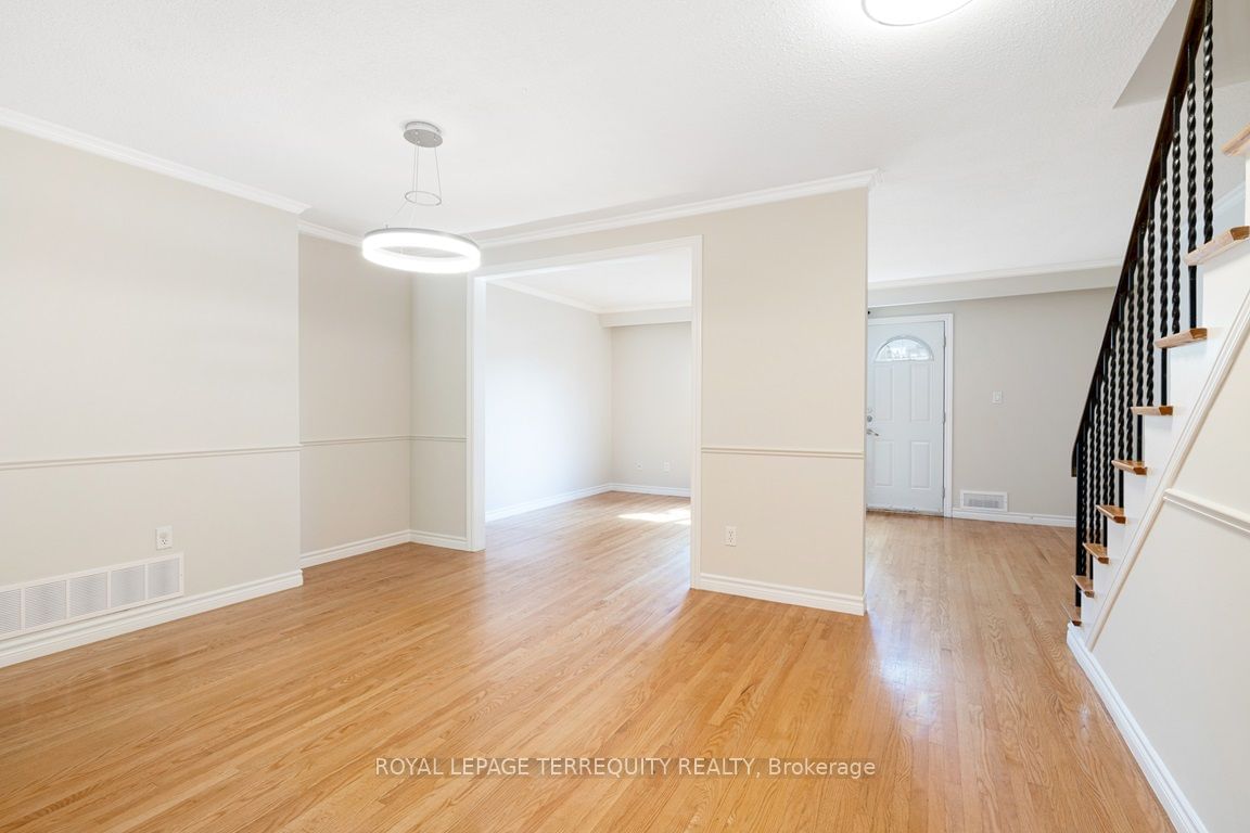 67 Old Burnhamthorpe Rd, unit 24 for sale - image #4