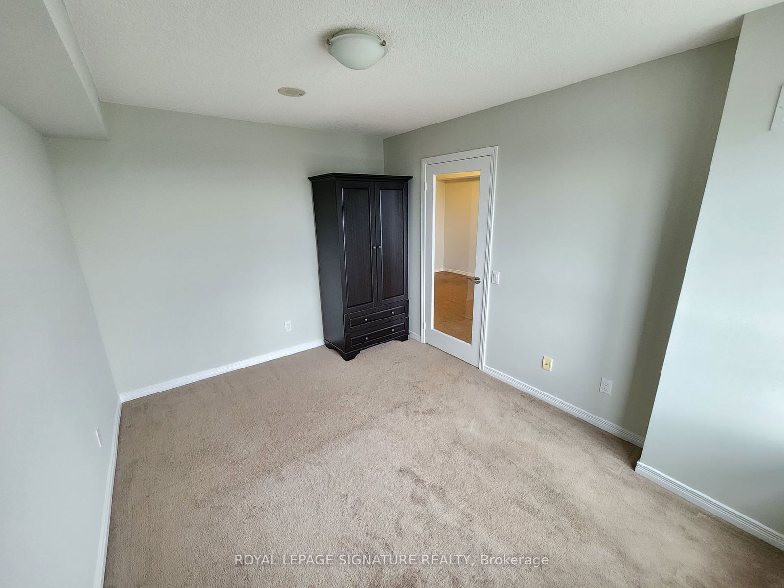 61 Heintzman St, unit 1507 for rent