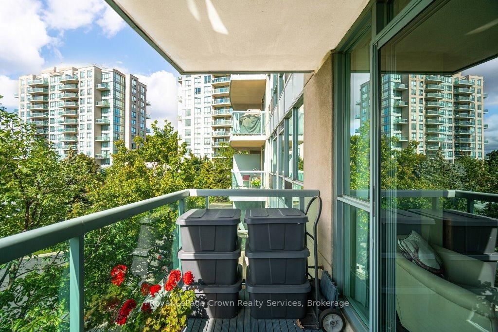 2545 Erin Centre Blvd, unit 306 for sale