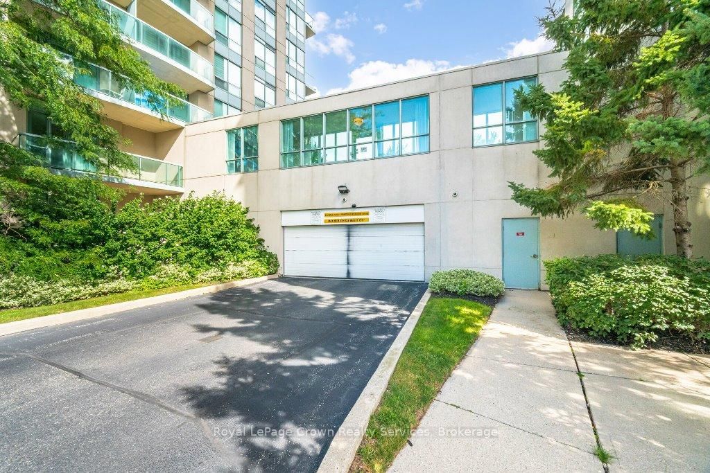 2545 Erin Centre Blvd, unit 306 for sale