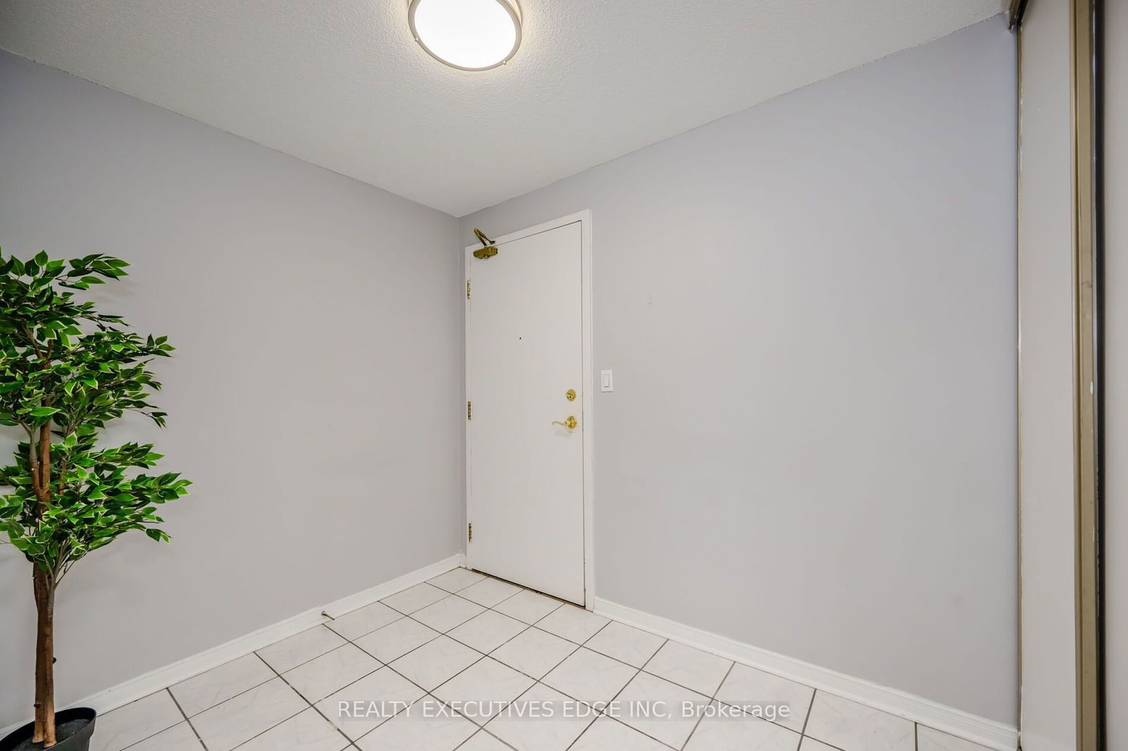 145 Hillcrest Ave, unit 2207 for sale - image #6