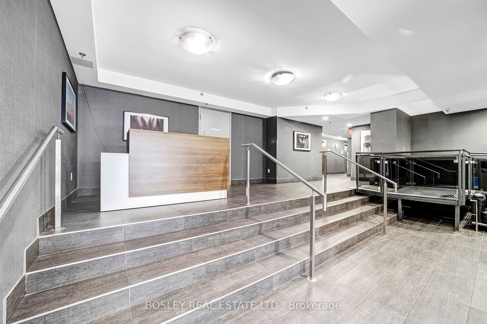 816 Lansdowne Ave, unit 117 for sale - image #3