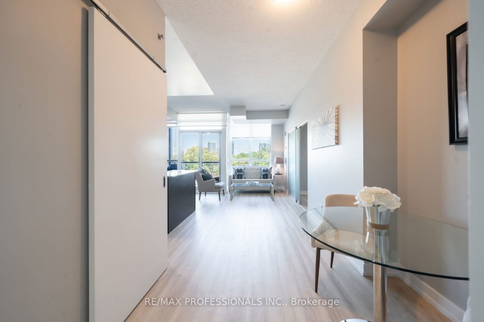 11 Superior Ave, unit 617 for sale - image #4