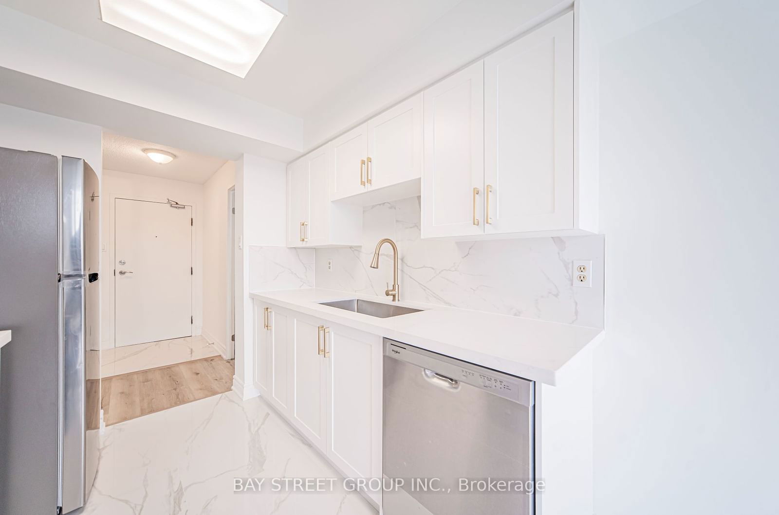 330 Rathburn Rd W, unit 1810 for sale - image #6