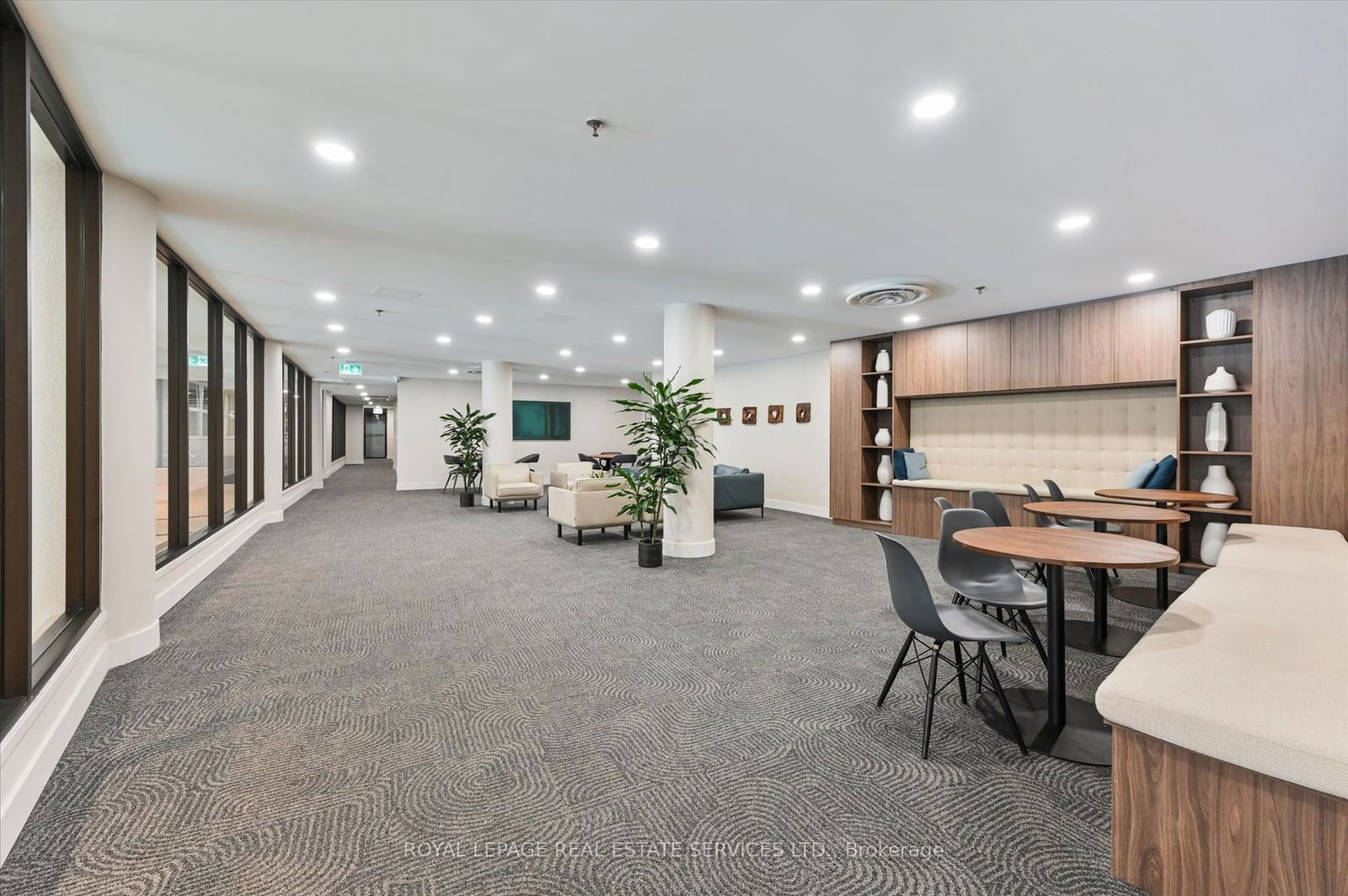 20 Southport St, unit 418 for sale - image #17