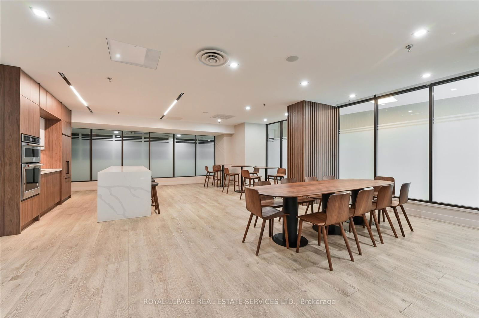 20 Southport St, unit 418 for sale - image #19