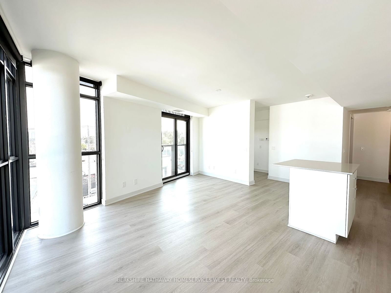 3385 Dundas St W, unit 420 for rent - image #4