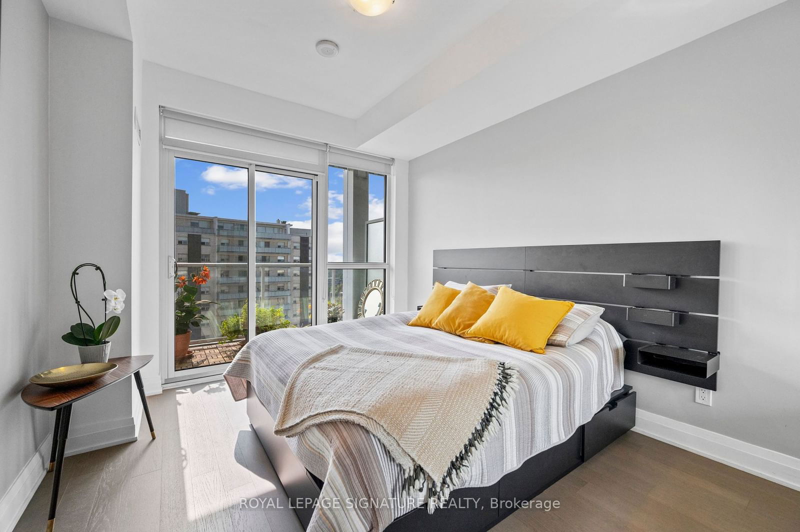 55 Speers Rd, unit 708 for sale - image #32