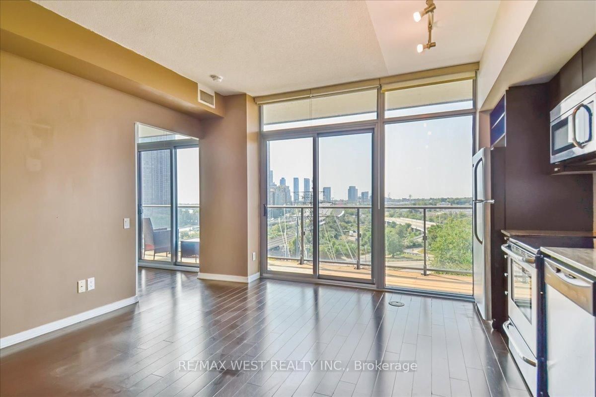 105 The Queensway, unit 905 for sale - image #3