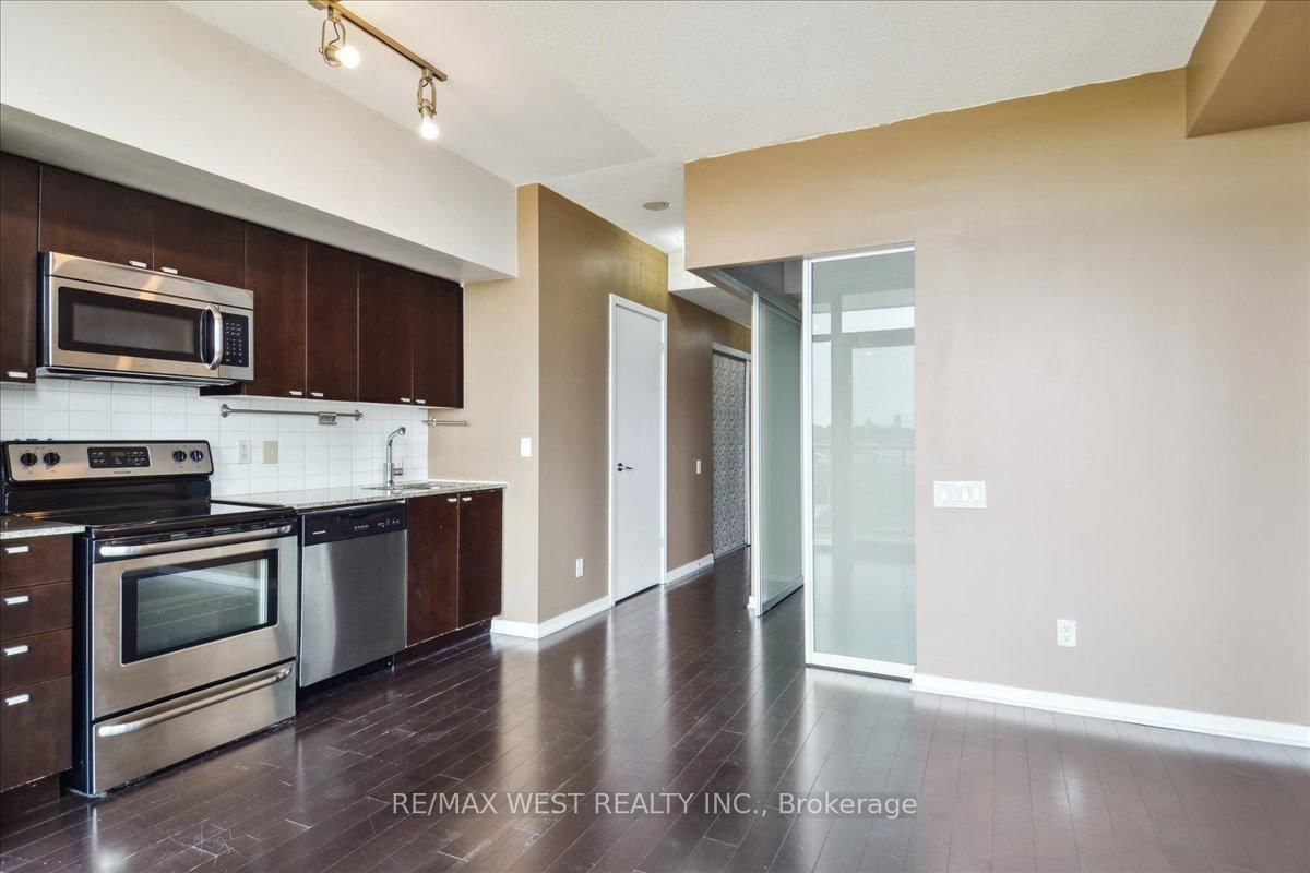 105 The Queensway, unit 905 for sale - image #5