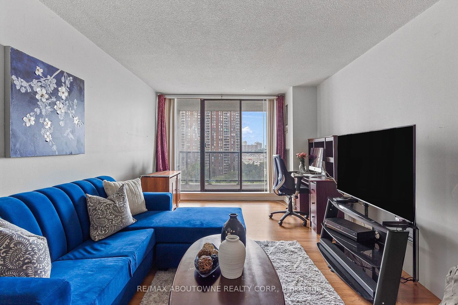 17 Knightsbridge Rd, unit 1104 for sale - image #4