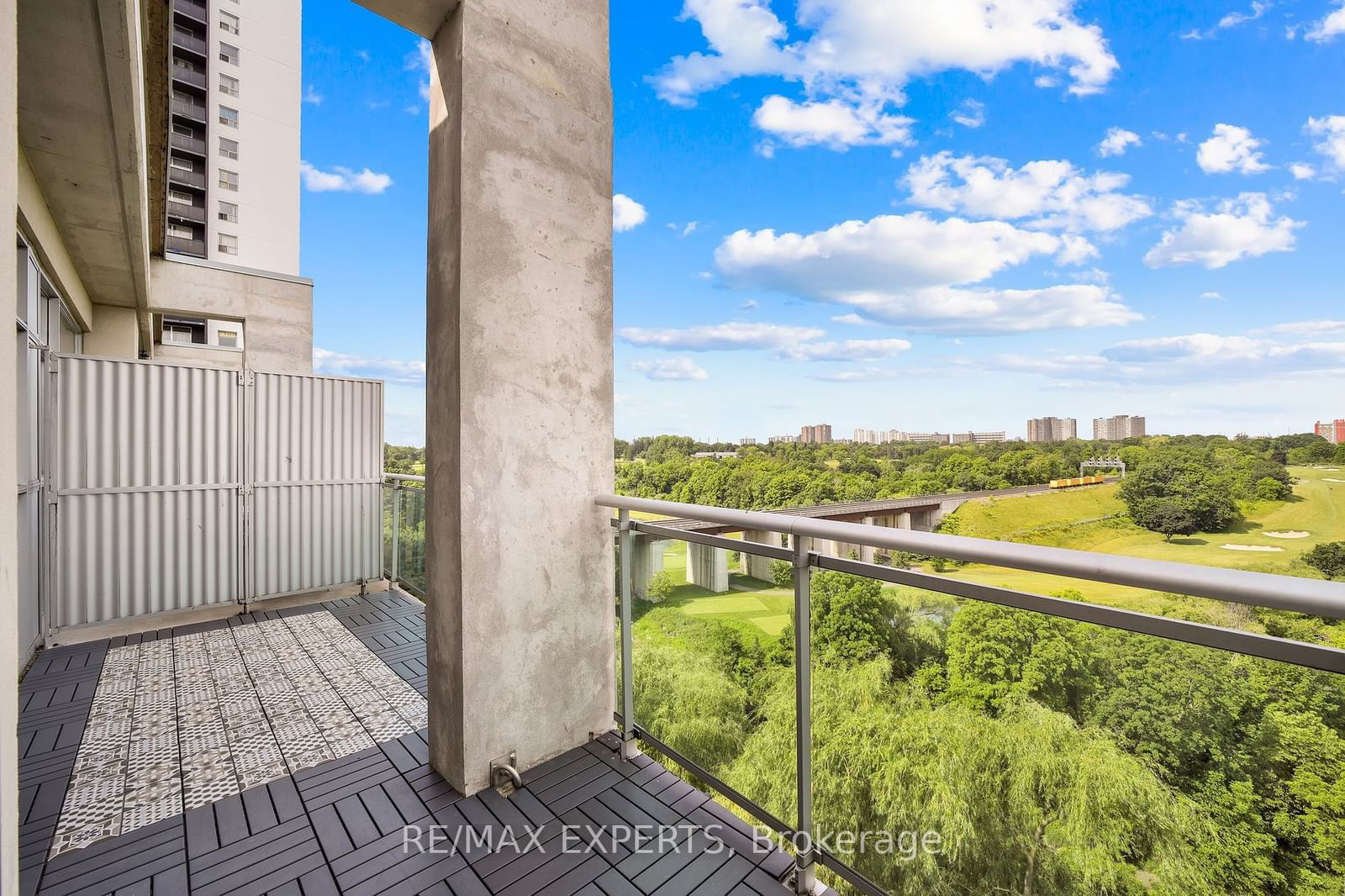 2464 Weston Rd, unit 1012 for sale