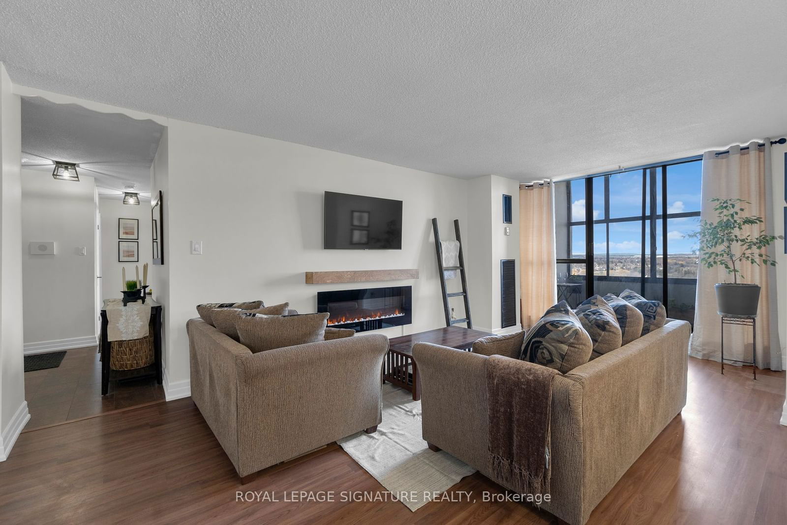 25 Kensington Rd, unit 1908 for sale - image #1