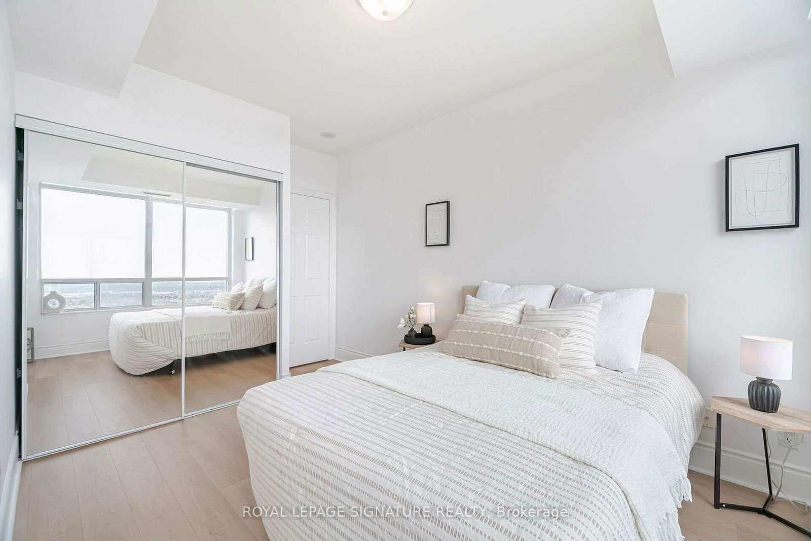 3888 Duke Of York Blvd, unit 3028 for sale - image #21