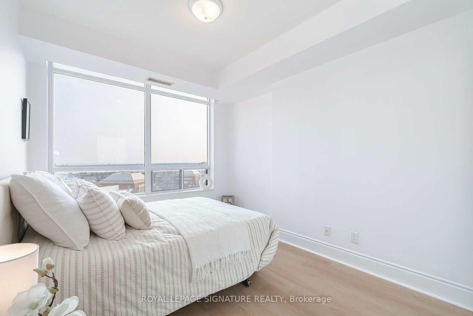 3888 Duke Of York Blvd, unit 3028 for sale