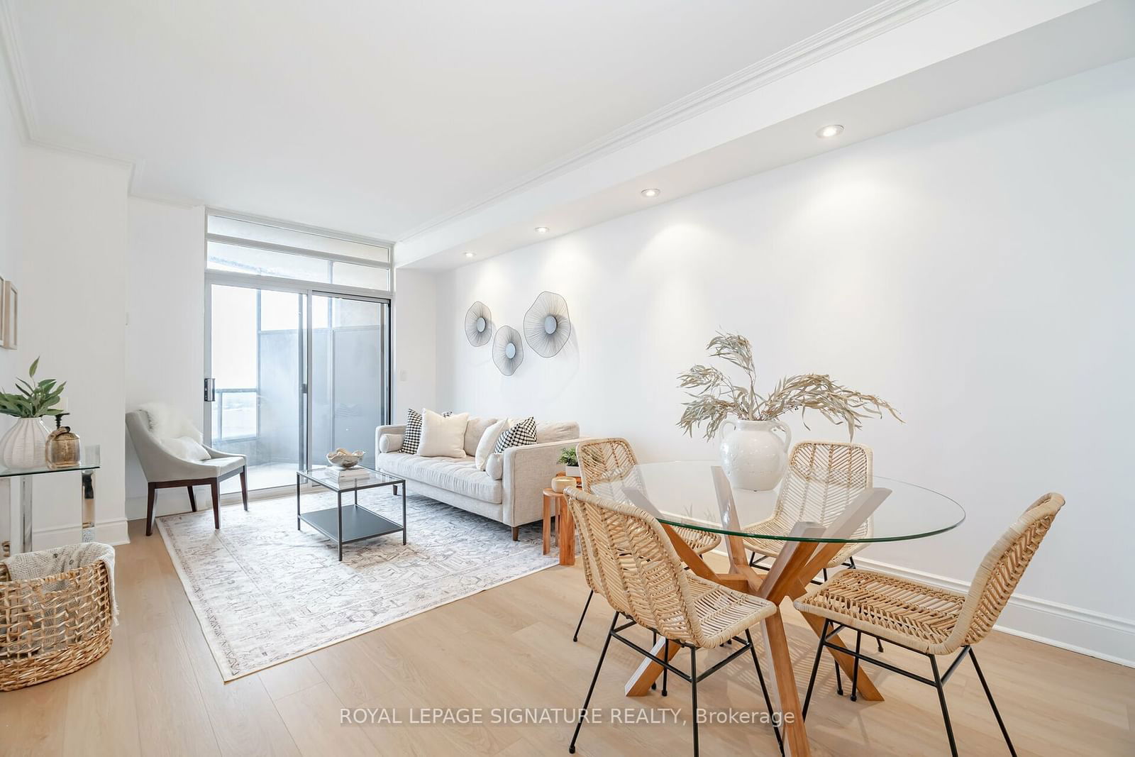 3888 Duke Of York Blvd, unit 3028 for sale - image #3