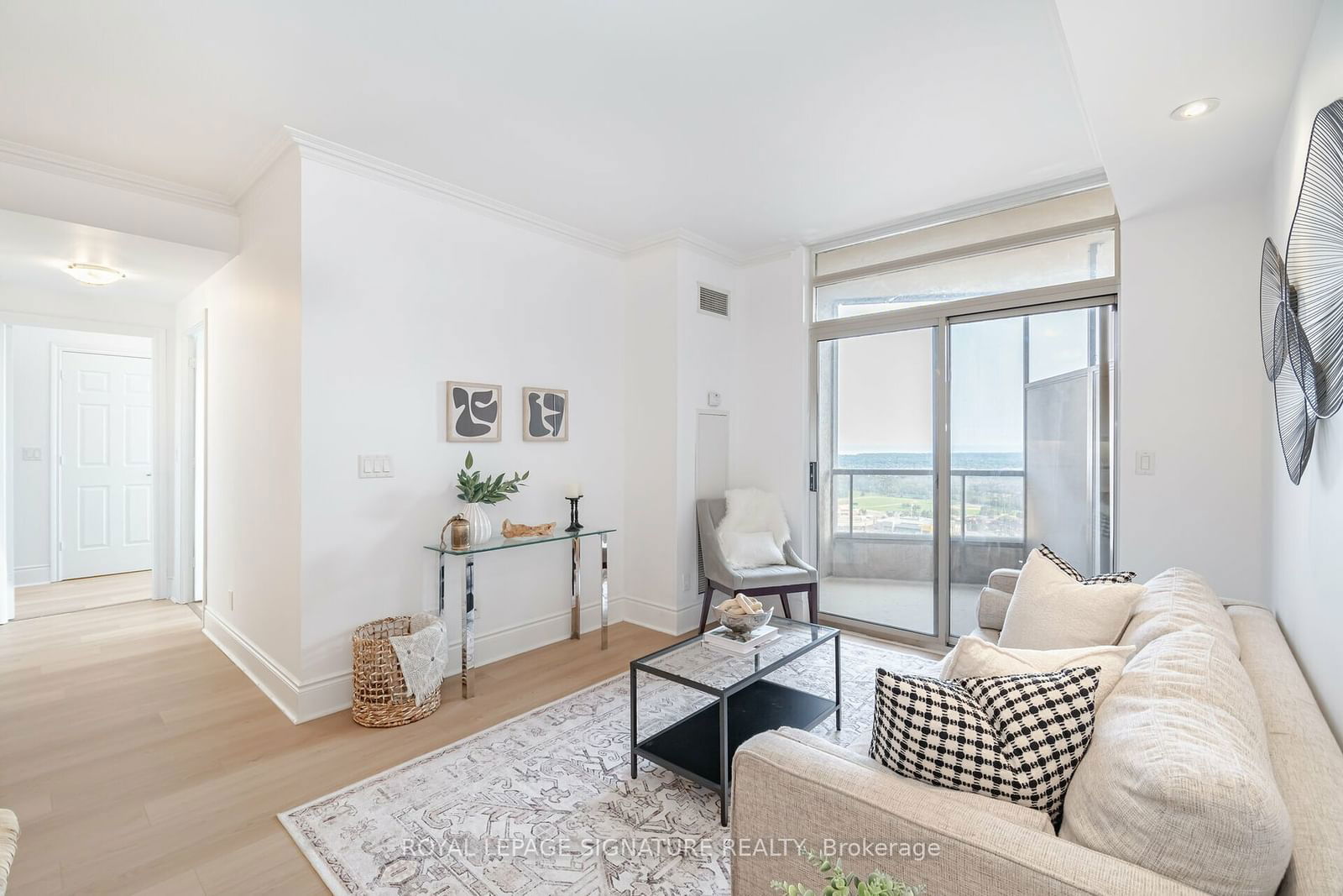 3888 Duke Of York Blvd, unit 3028 for sale - image #7