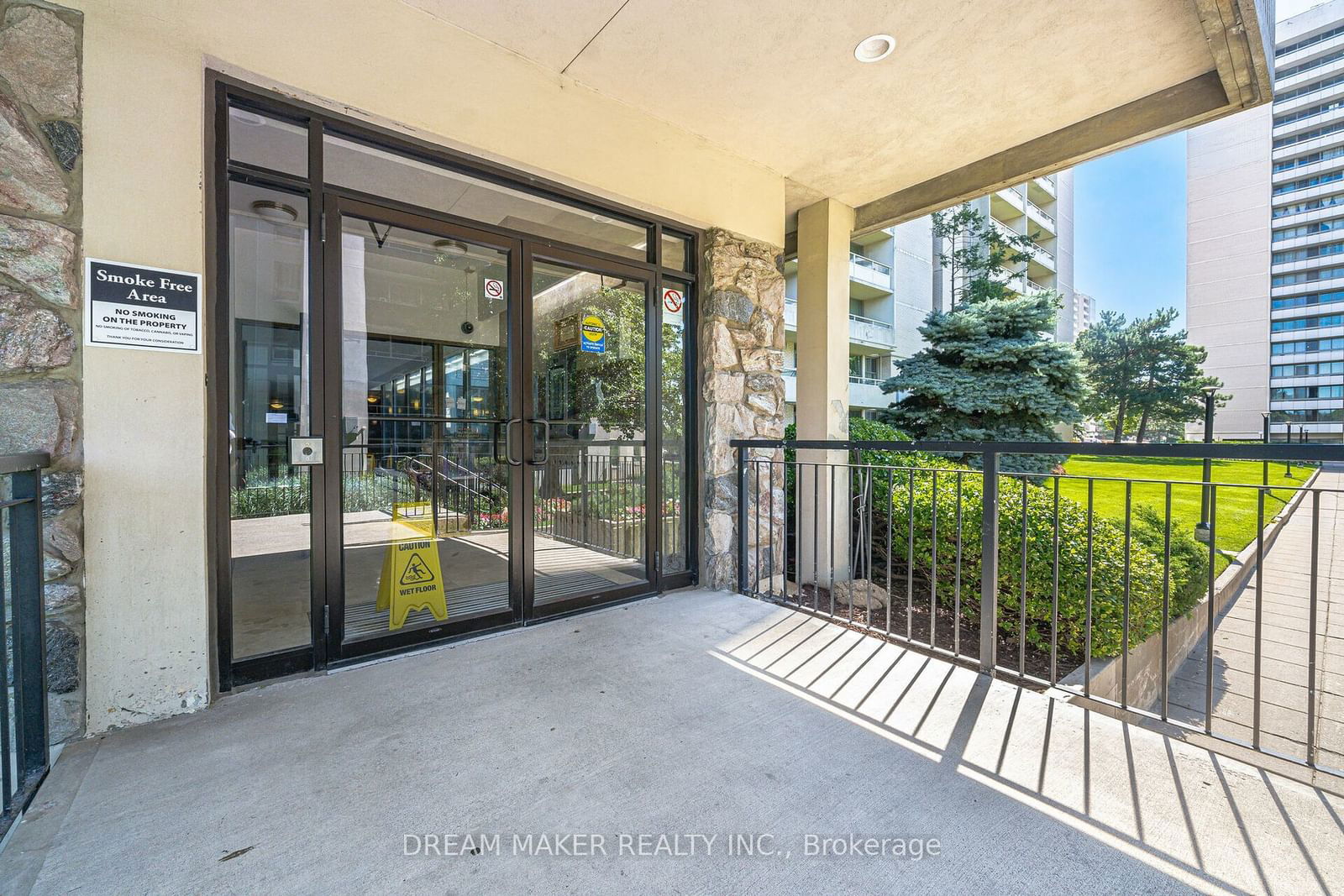 360 Ridelle Ave, unit 1807 for sale - image #2