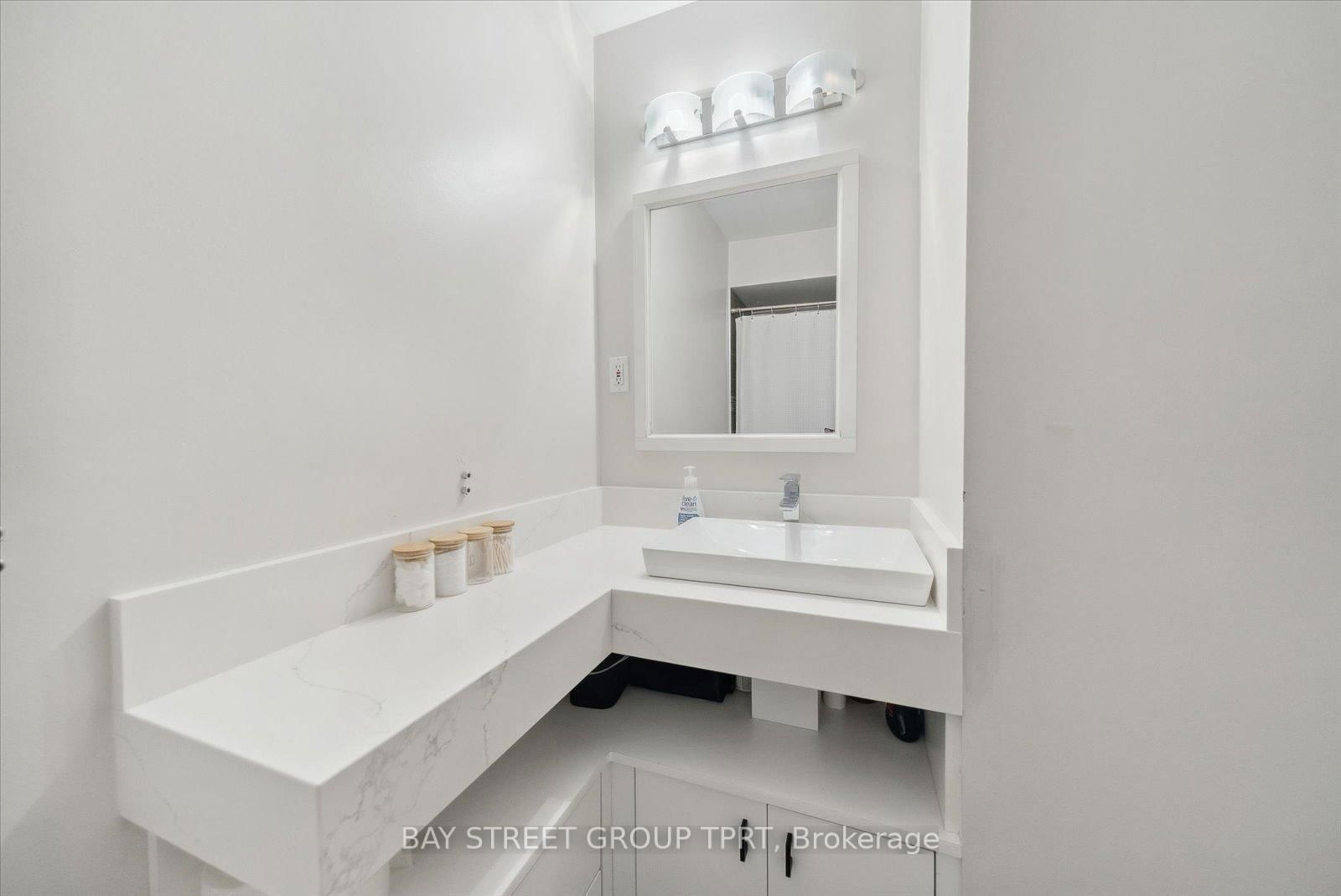 600 Silver Creek Blvd, unit 32 for sale - image #23