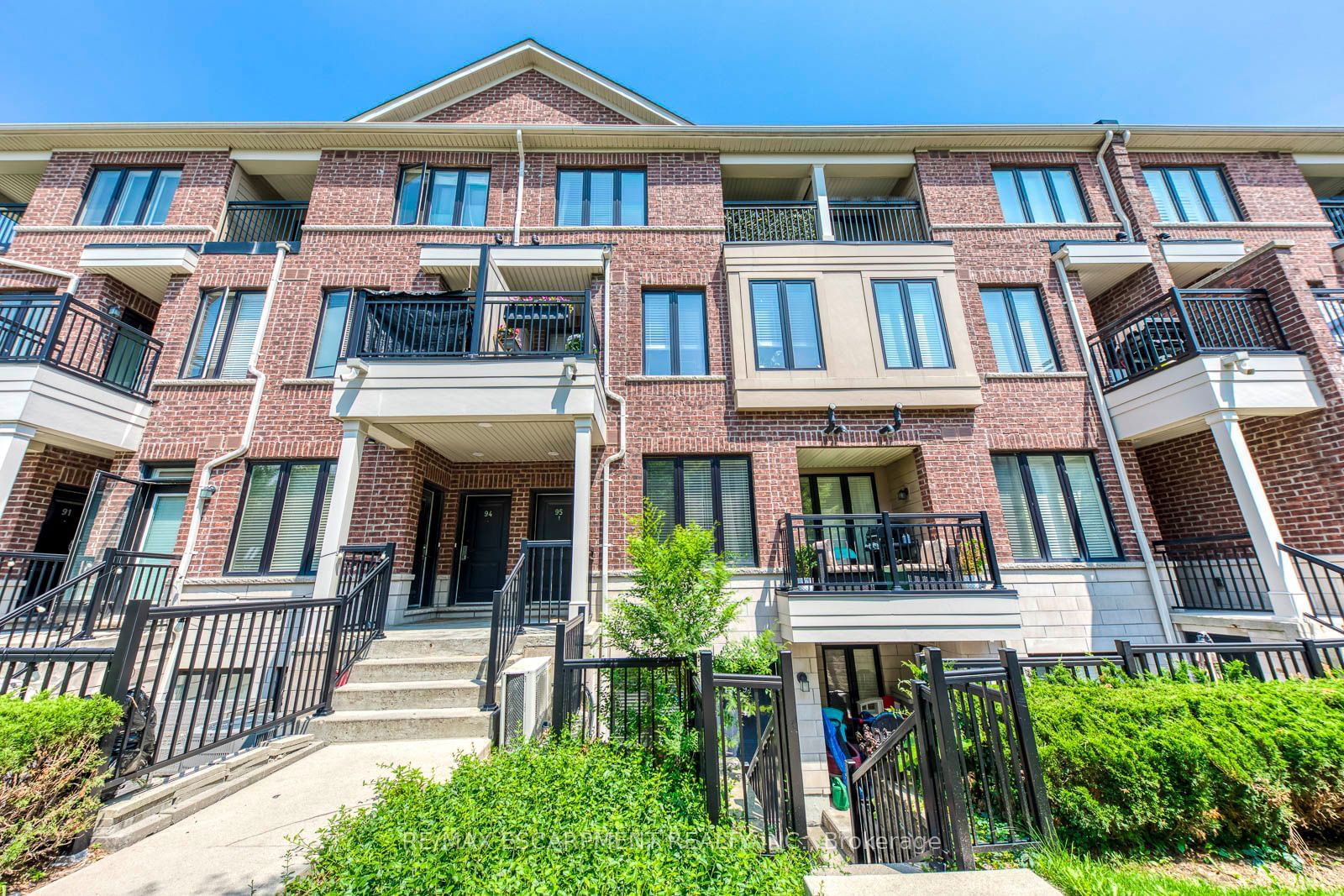 30 Carnation Ave, unit 95 for sale - image #1