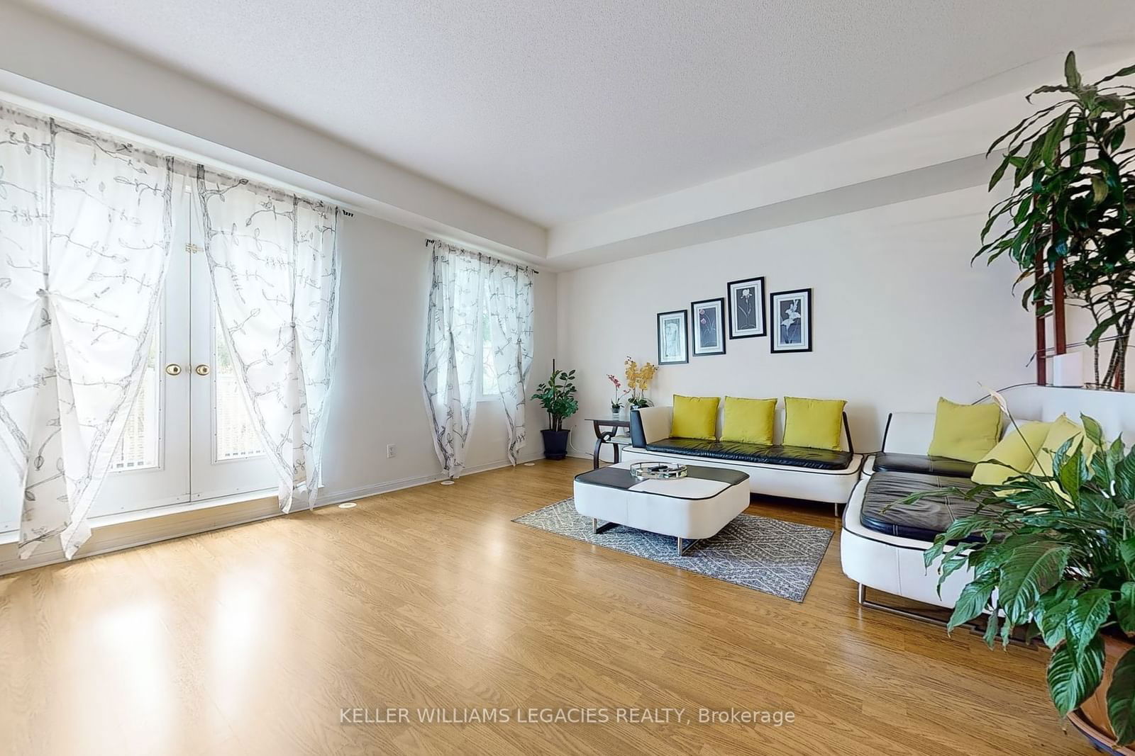 3029 Finch Ave W, unit 13 for sale - image #2