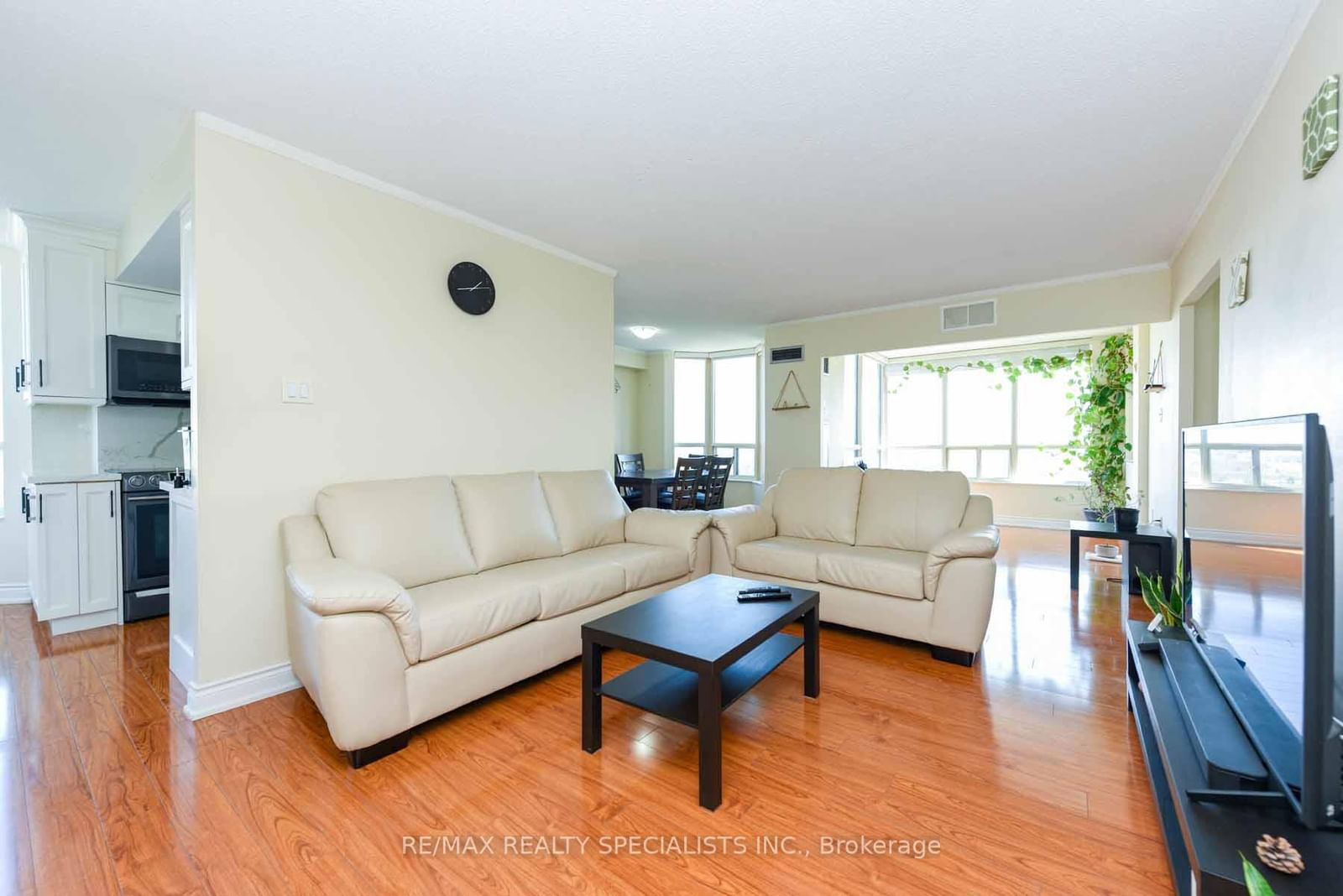 20 Cherrytree Dr, unit 1010 for sale - image #22