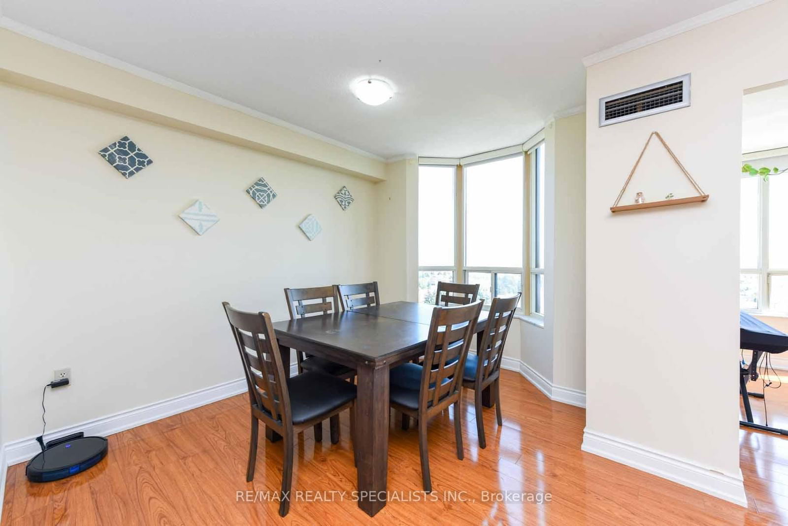 20 Cherrytree Dr, unit 1010 for sale