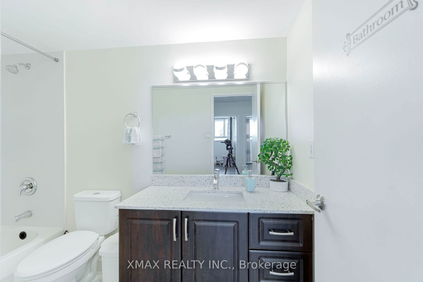 1050 Stainton Dr E, unit 206 for sale - image #12