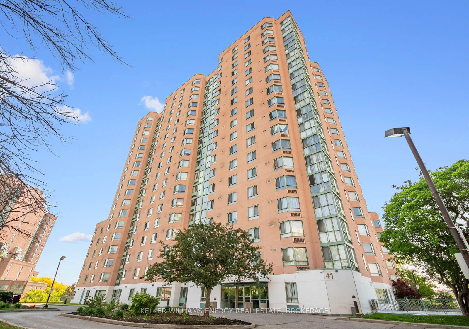 41 Markbrook Lane S, unit 1606 for sale