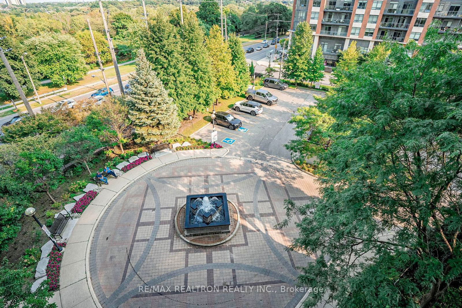 The Fountains of Edenbridge Condos, Etobicoke, Toronto