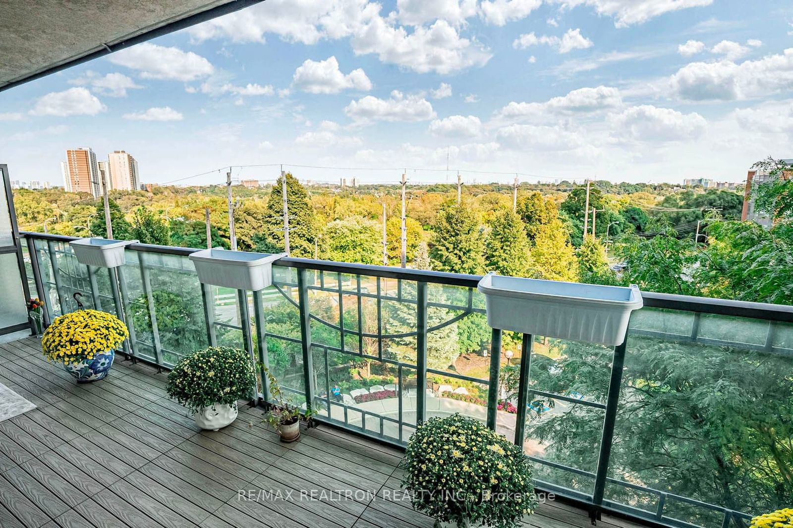 The Fountains of Edenbridge Condos, Etobicoke, Toronto