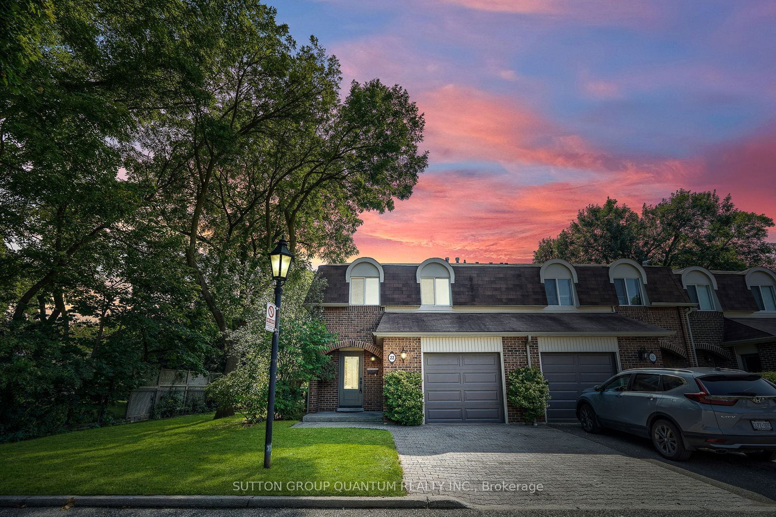 Colonial Woods Townhomes, Mississauga, Toronto