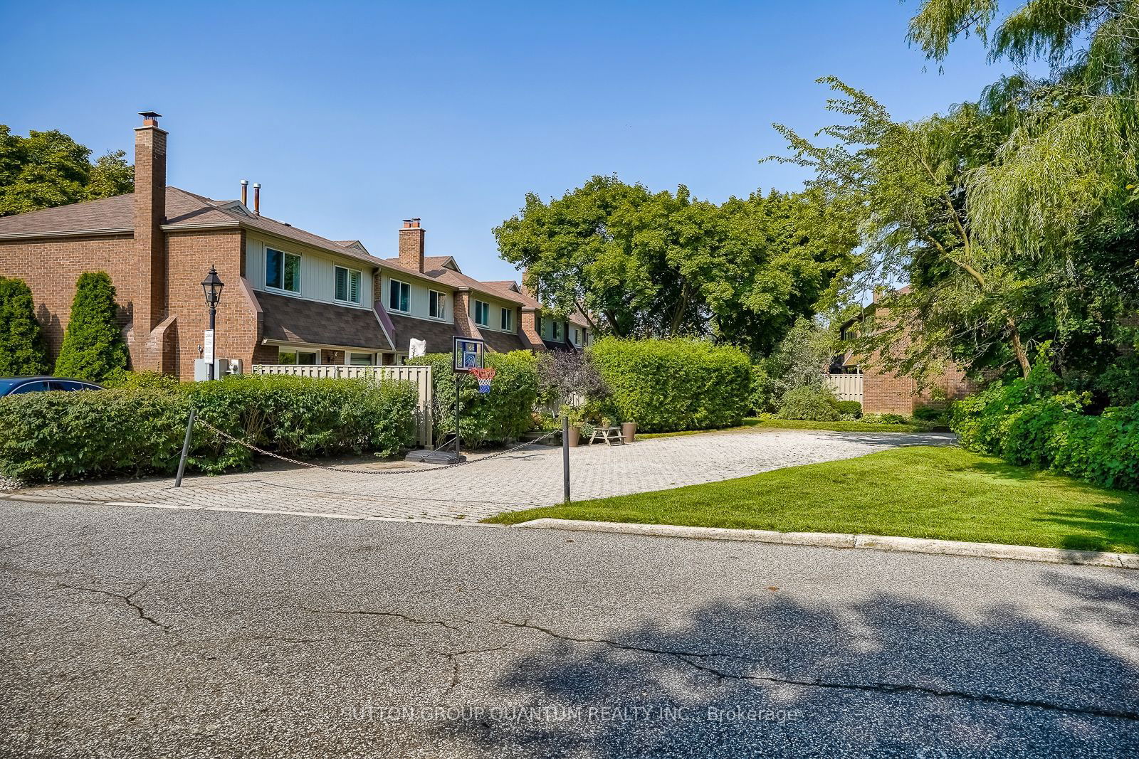 Colonial Woods Townhomes, Mississauga, Toronto