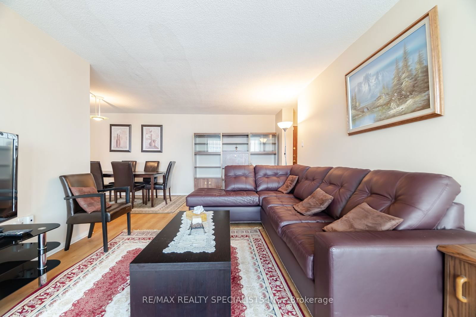 21 Knightsbridge Rd E, unit 1408 for sale