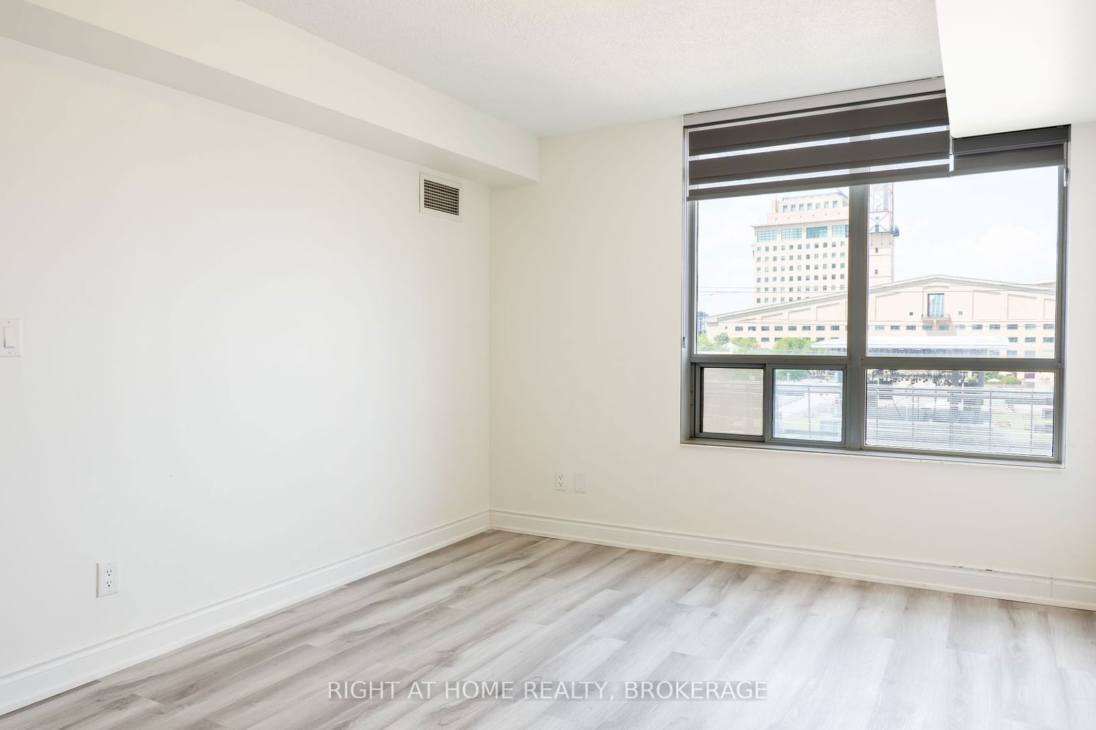 3888 Duke Of York Blvd, unit 534 for sale - image #15