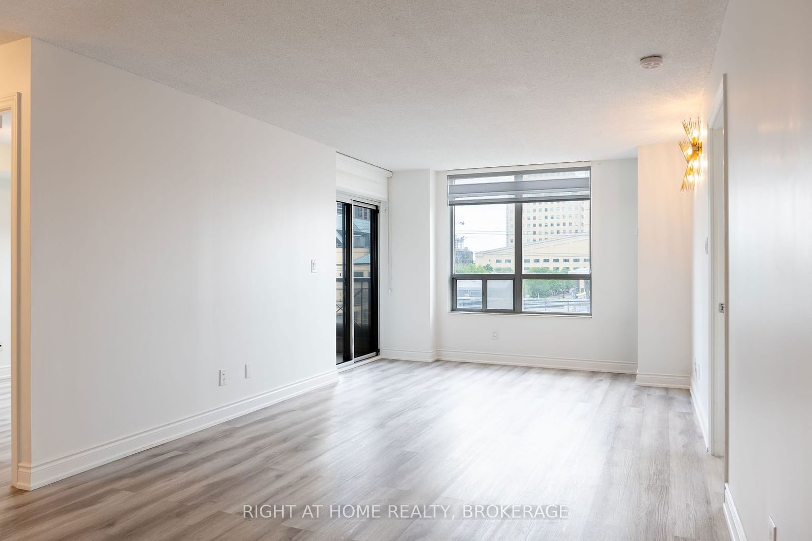 3888 Duke Of York Blvd, unit 534 for sale - image #3