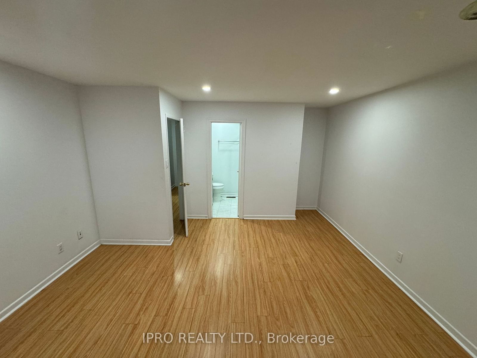 41 Mississauga Valley Blvd E, unit 35 for sale - image #9