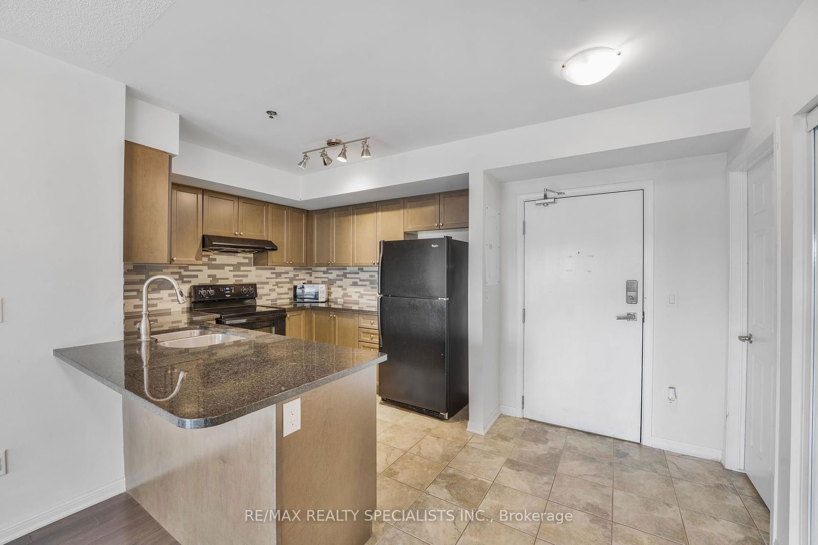 60 Baycliffe Cres, unit 206 for sale - image #6