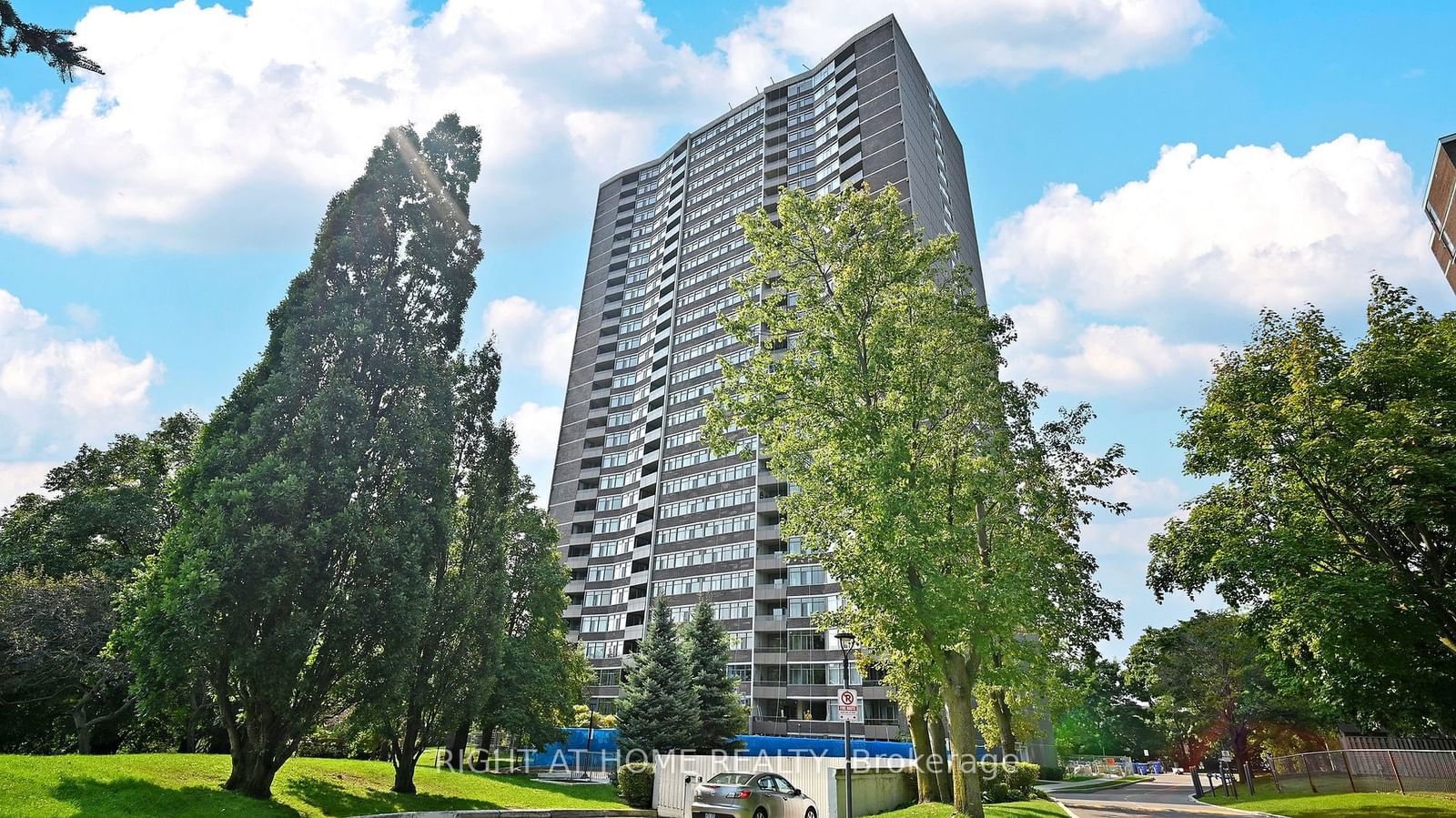 Lynwood Lane Condos, Mississauga, Toronto