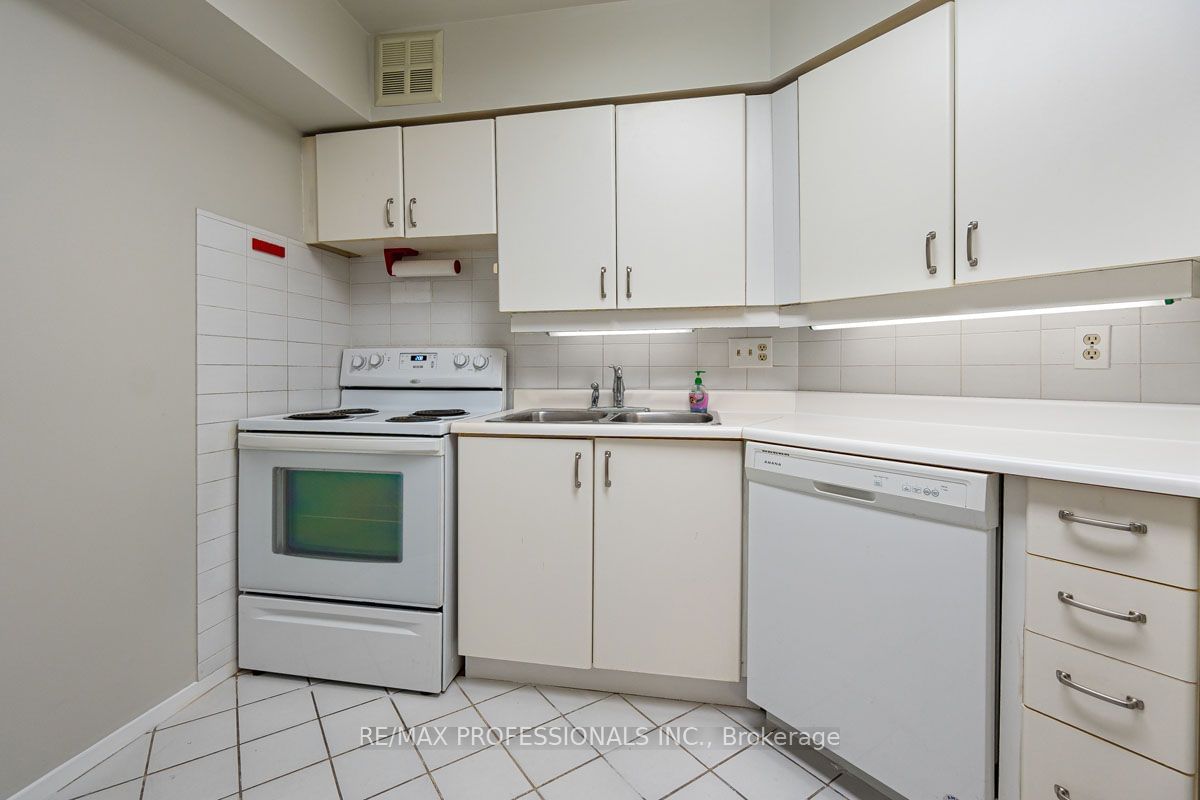 22 Southport St, unit 532 for sale - image #19