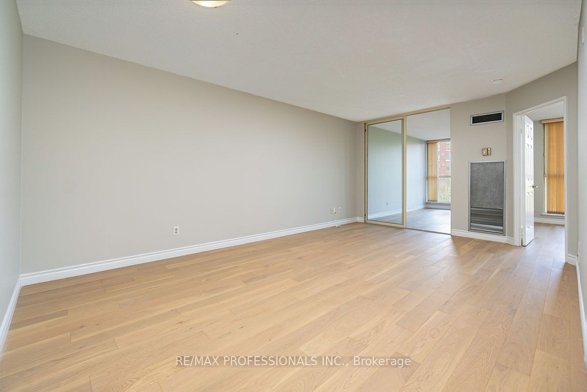 22 Southport St, unit 532 for sale - image #5