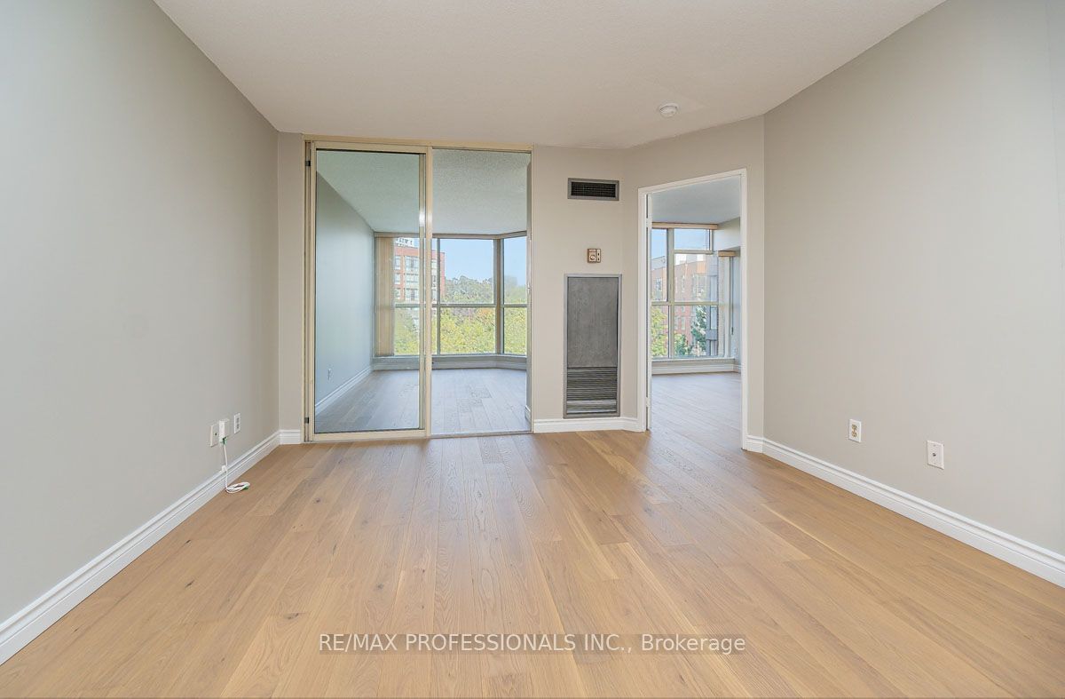 22 Southport St, unit 532 for sale - image #6